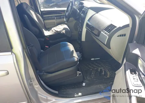 2009 Dodge Grand Caravan Sxt z USA, uszkodzony, nr VIN 2D8HN541X9R663021